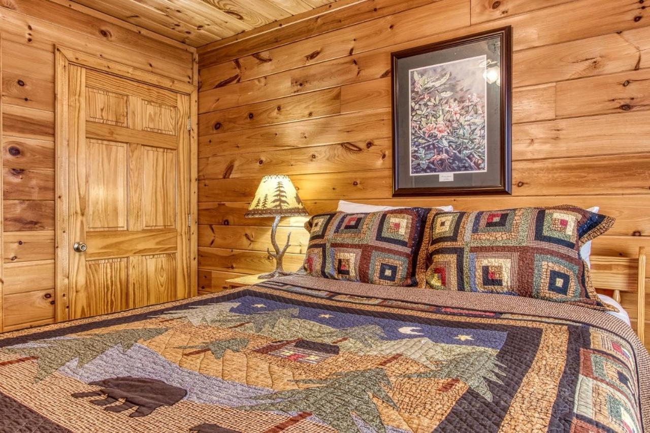 Point Of View - Spacious 2 Bedroom With A Loft Just Off Glades Road * Gatlinburg