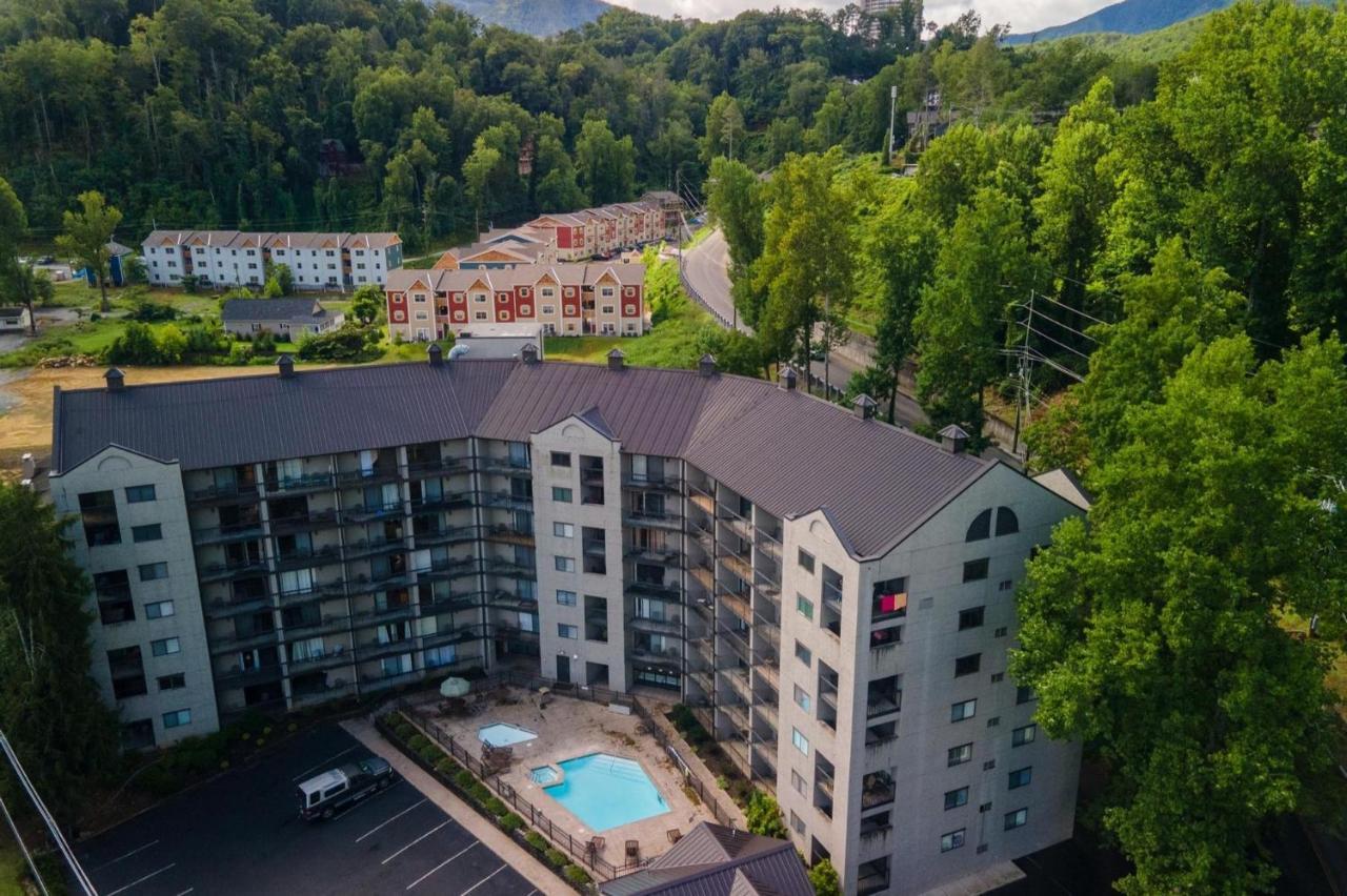 Olde Place Unit 510 - Great Location! Close To Town!