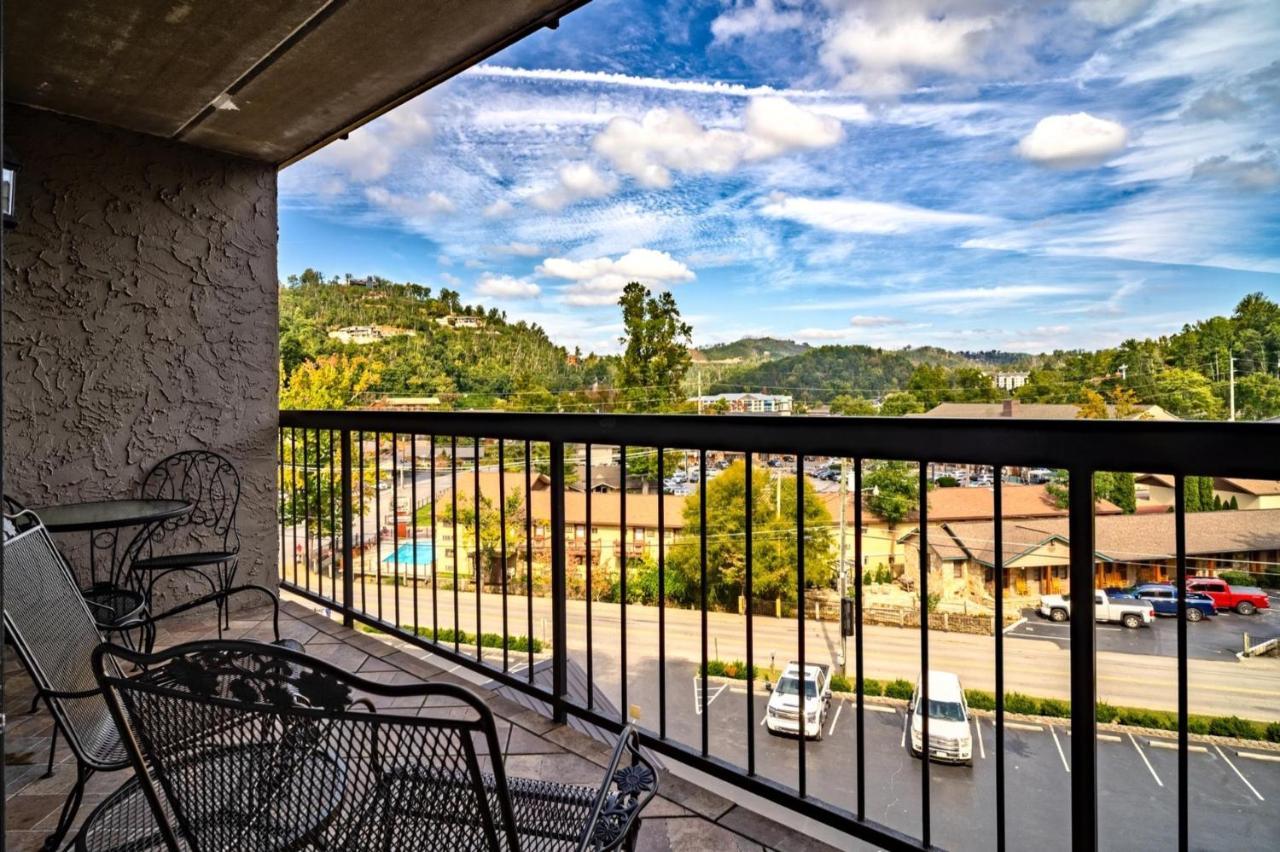Apartment Olde Place Unit 510 - Great Location! Close To Town! *
