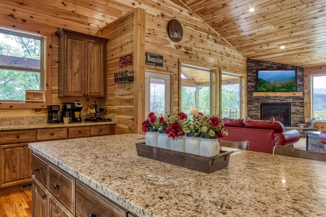 Brand New Build 5 Bedroom, 5 Bath With 4,000 Sq Ft With Mountain View *