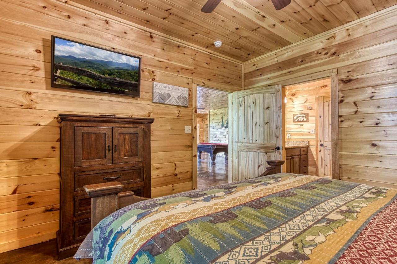 Brand New Build 5 Bedroom, 5 Bath With 4,000 Sq Ft With Mountain View