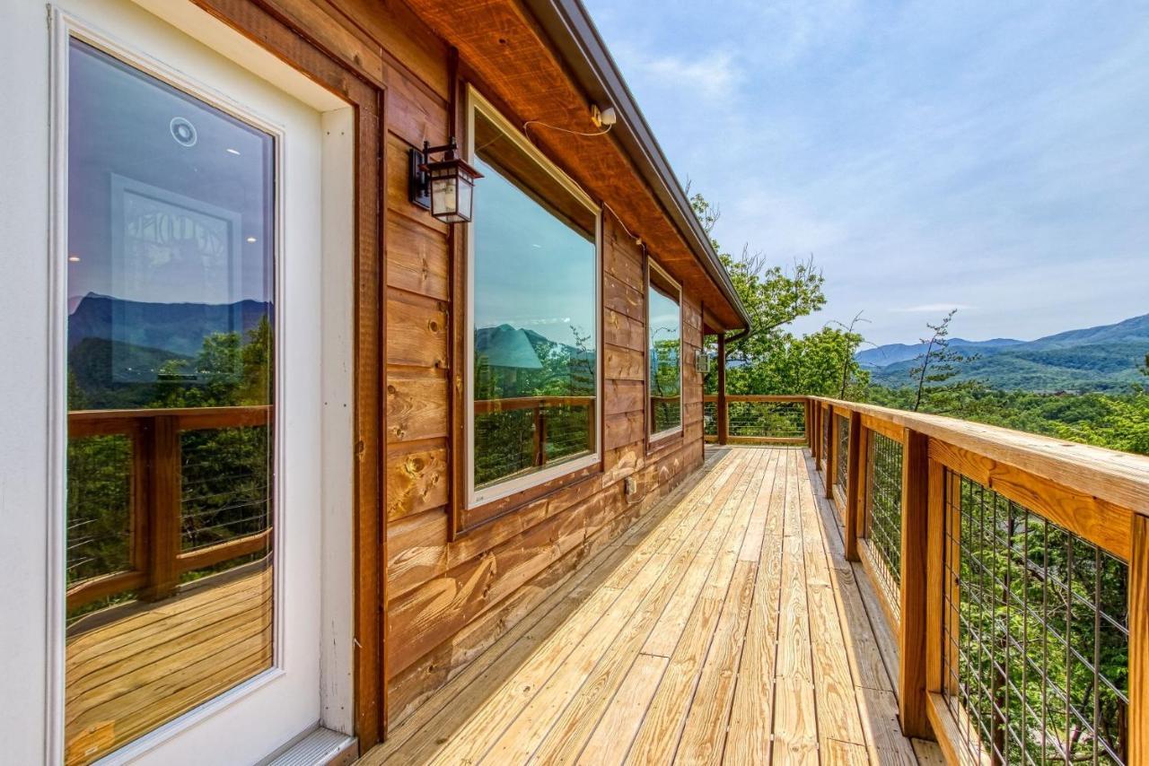 Brand New Build 5 Bedroom, 5 Bath With 4,000 Sq Ft With Mountain View