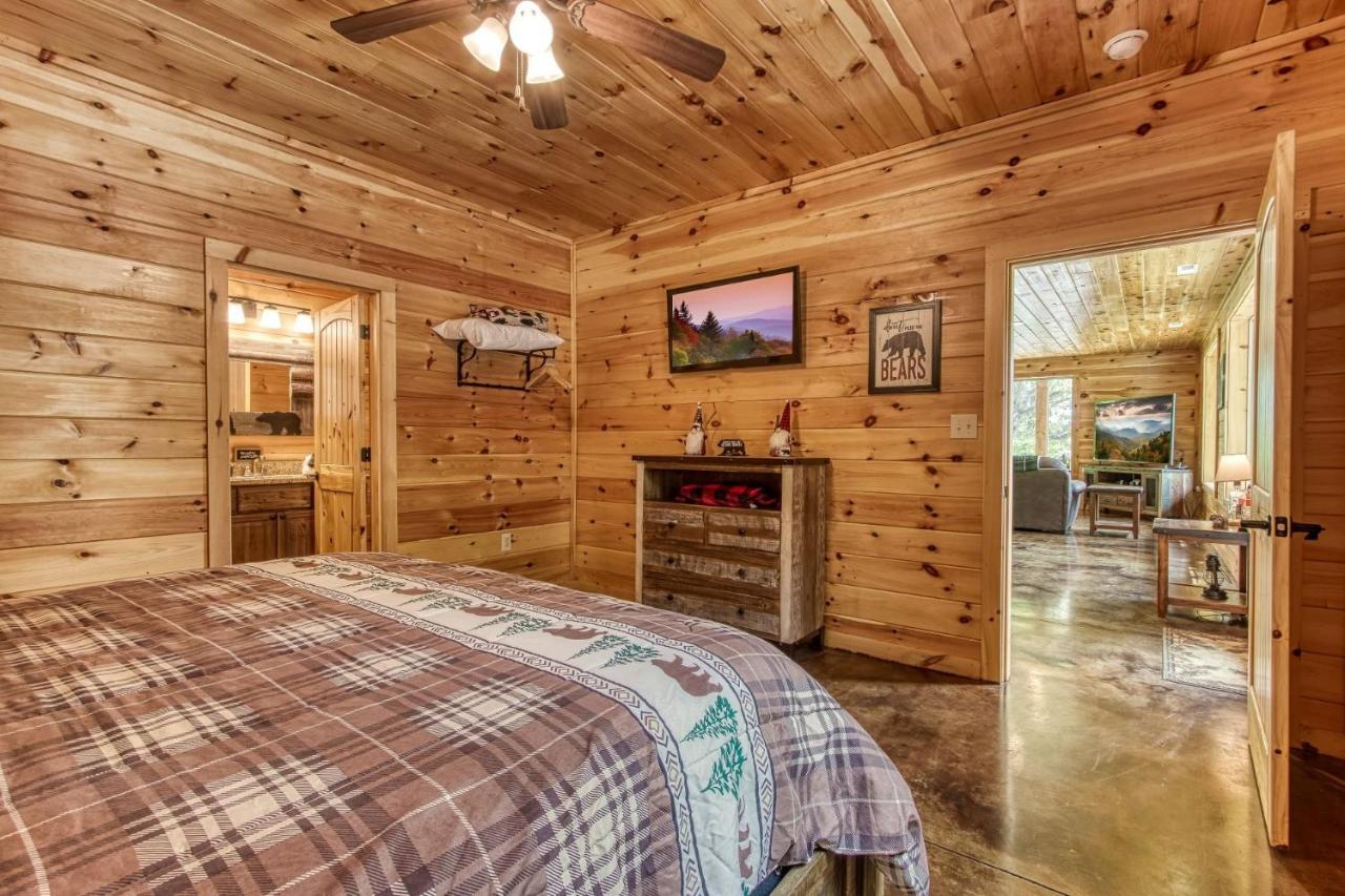 Holiday home Brand New Build 5 Bedroom, 5 Bath With 4,000 Sq Ft With Mountain View Gatlinburg