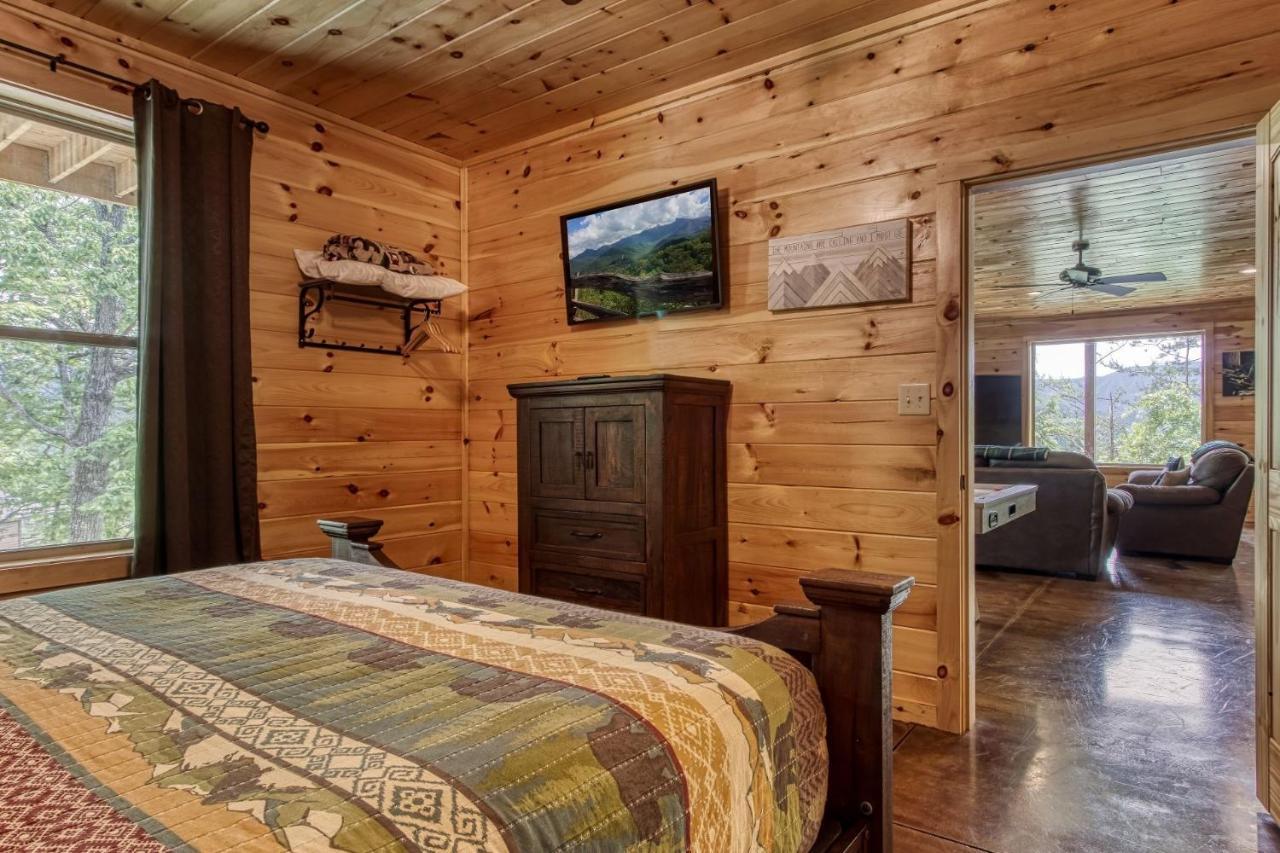 Holiday home Brand New Build 5 Bedroom, 5 Bath With 4,000 Sq Ft With Mountain View Gatlinburg