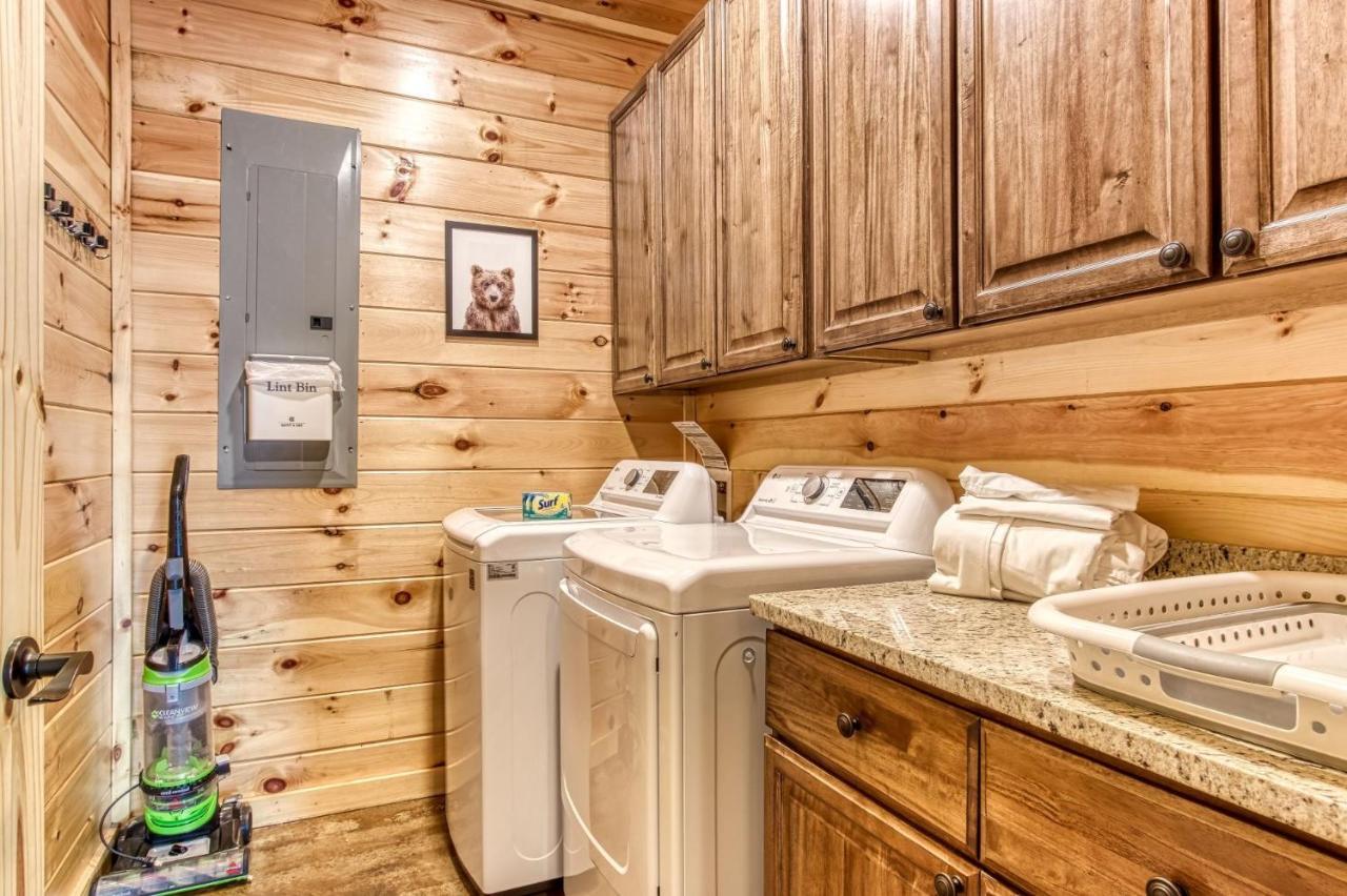 Holiday home Brand New Build 5 Bedroom, 5 Bath With 4,000 Sq Ft With Mountain View Gatlinburg
