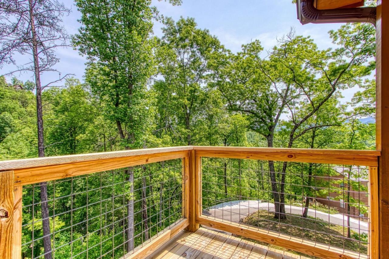 Brand New Build 5 Bedroom, 5 Bath With 4,000 Sq Ft With Mountain View Gatlinburg