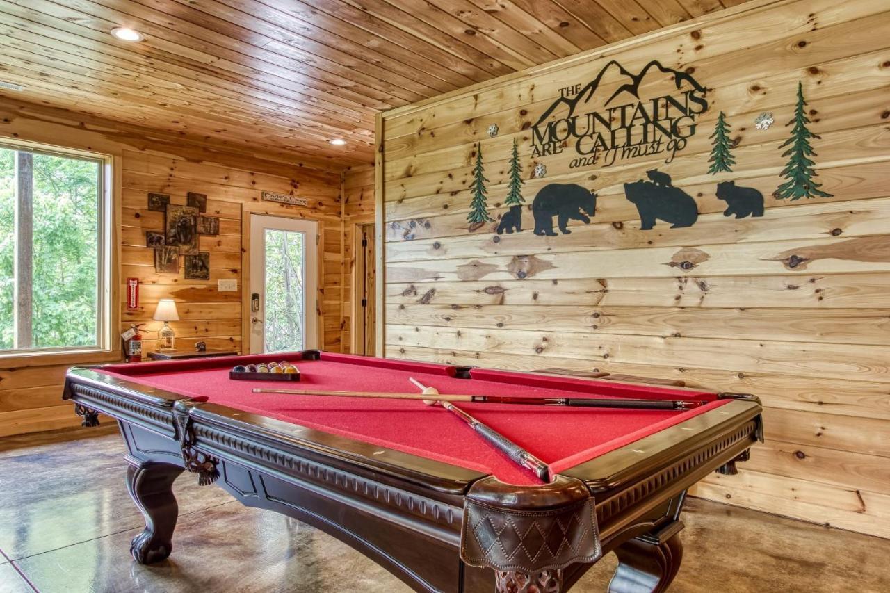 Brand New Build 5 Bedroom, 5 Bath With 4,000 Sq Ft With Mountain View * Gatlinburg