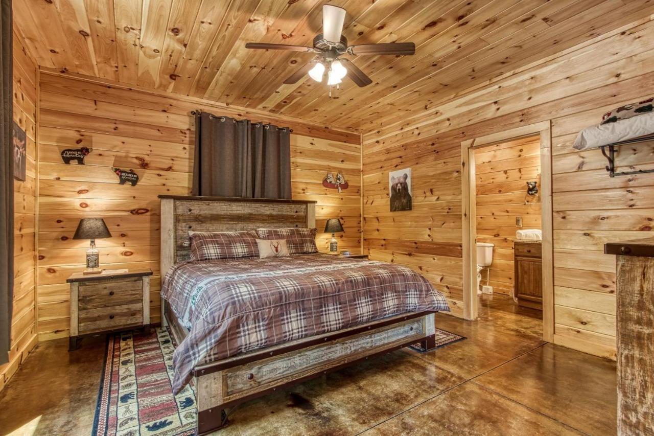 Brand New Build 5 Bedroom, 5 Bath With 4,000 Sq Ft With Mountain View * Gatlinburg