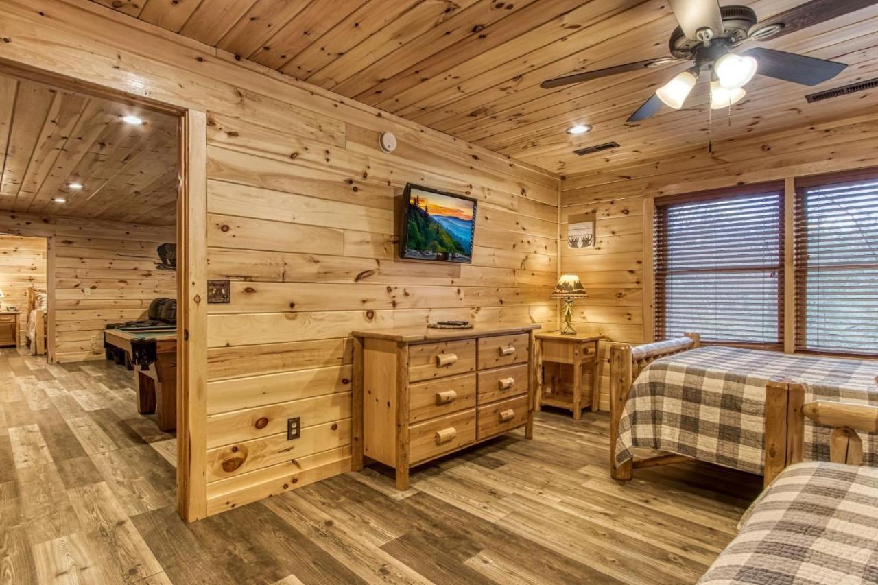 Cub Path - Luxurious 5 5 With Theatre And Mountain Views! * Gatlinburg
