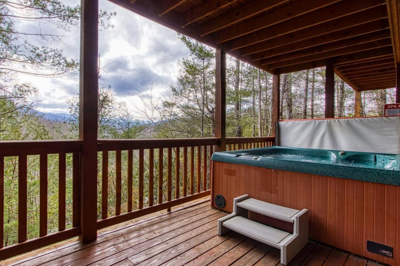 Holiday home Cub Path - Luxurious 5 5 With Theatre And Mountain Views!