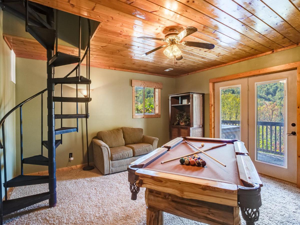 Naughty By Nature Holiday home