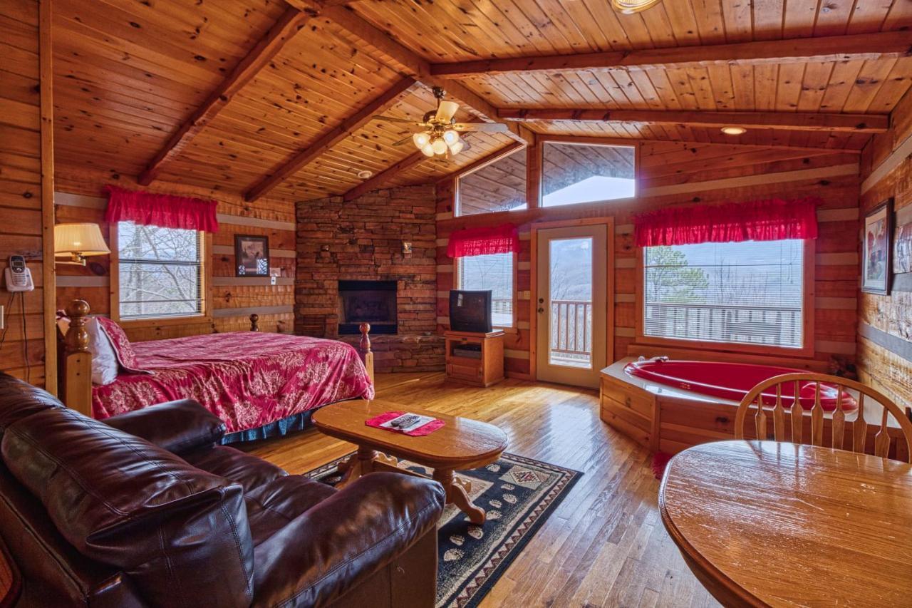 Holiday home Kear's Mountain Magic, 1 Bedroom, Hot Tub, Grill, Jetted Tub, Sleeps 2 *