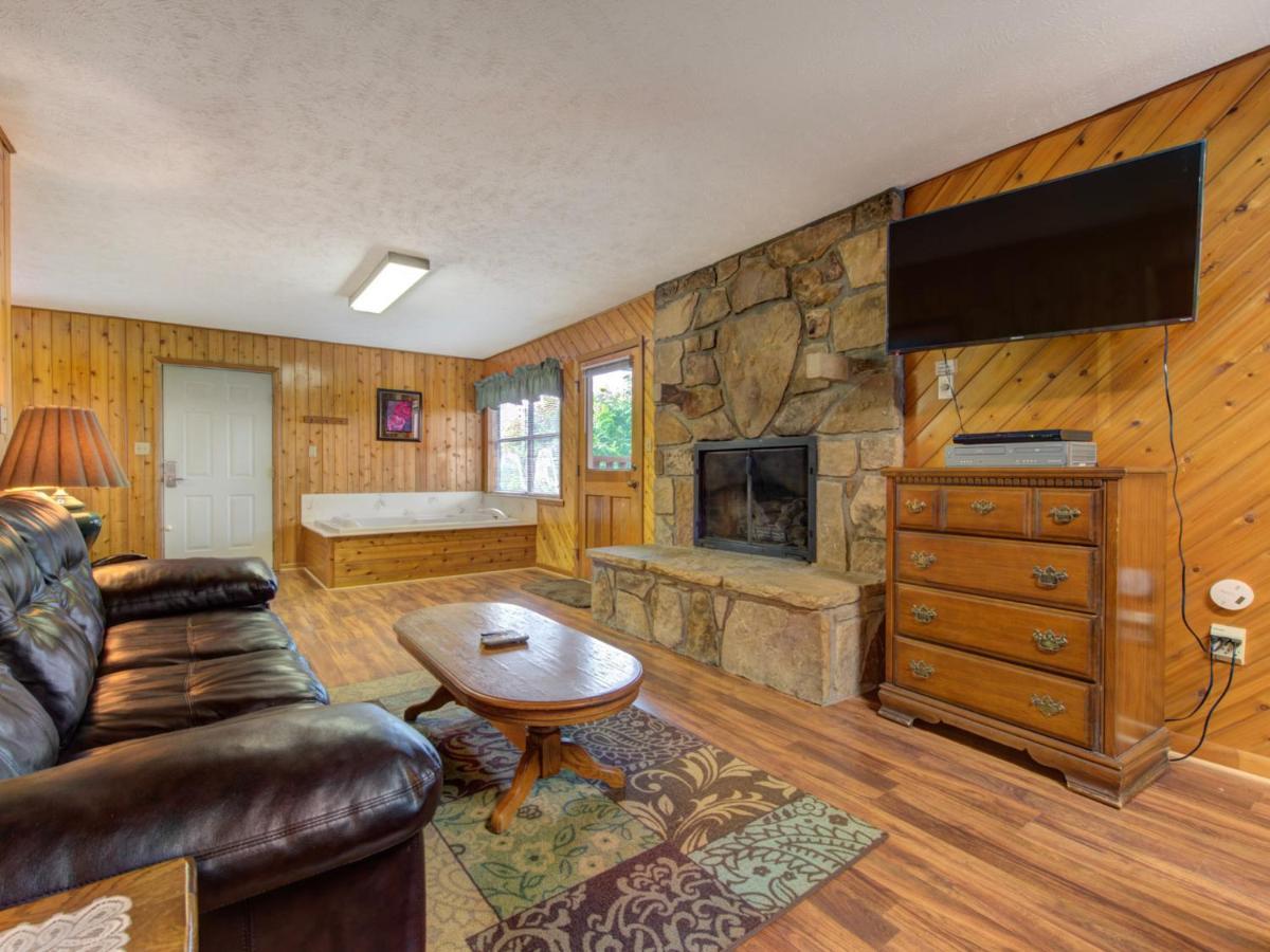 Leconte View 1, 1 Bedroom, Fireplace, Hot Tub, Grill, Pool Table, Sleeps 2 *
