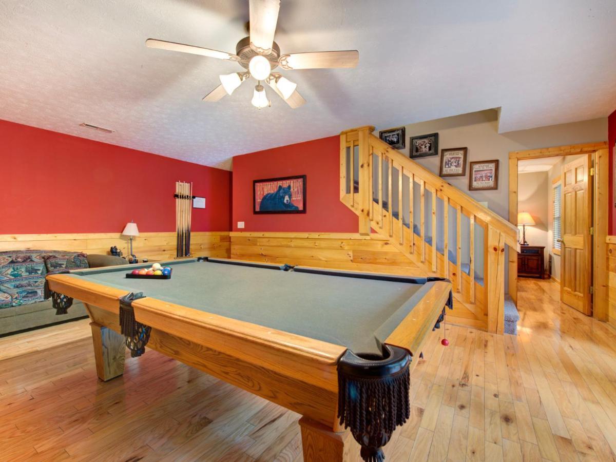 Holiday home Bear's Corner, 3 Bedrooms, Wifi, Pool Table, Hot Tub, Wifi, Sleeps 10 *