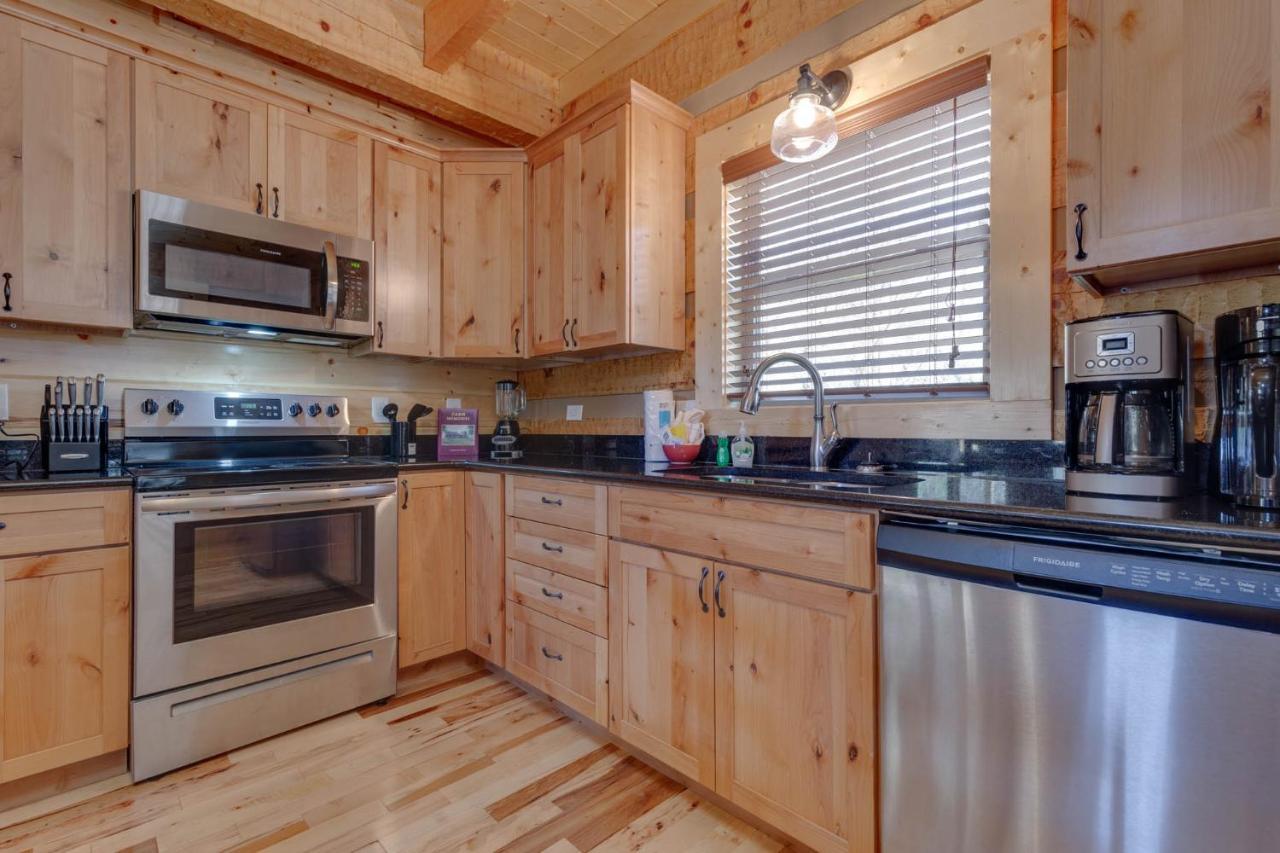 Lovers Hideaway Gatlinburg