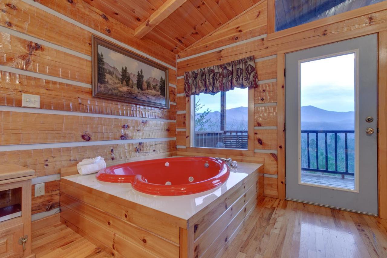 Cuddle Bear, 1 Bedroom, Hot Tub, Grill, Jetted Tub, Fireplace, Sleeps 2 Holiday home Gatlinburg