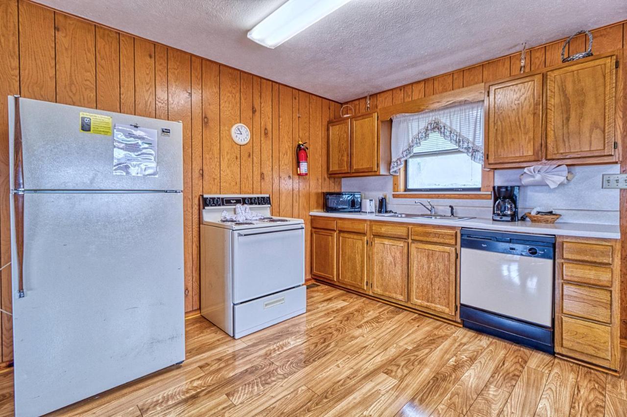 Park View 1, 2 Bedrooms, Mountain View, Hot Tub, Sleeps 4 * Gatlinburg