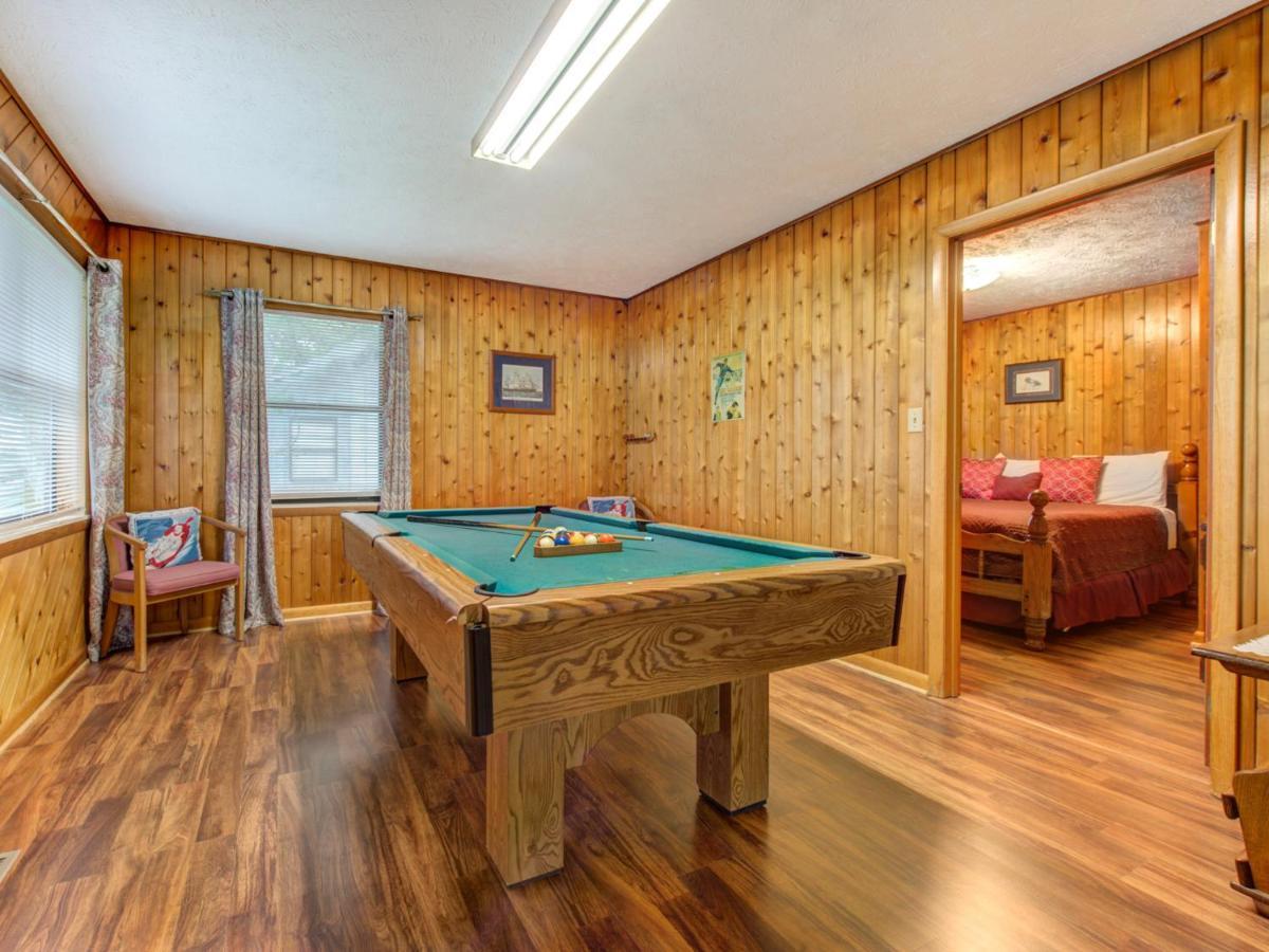 Leconte View 1, 1 Bedroom, Fireplace, Hot Tub, Grill, Pool Table, Sleeps 2