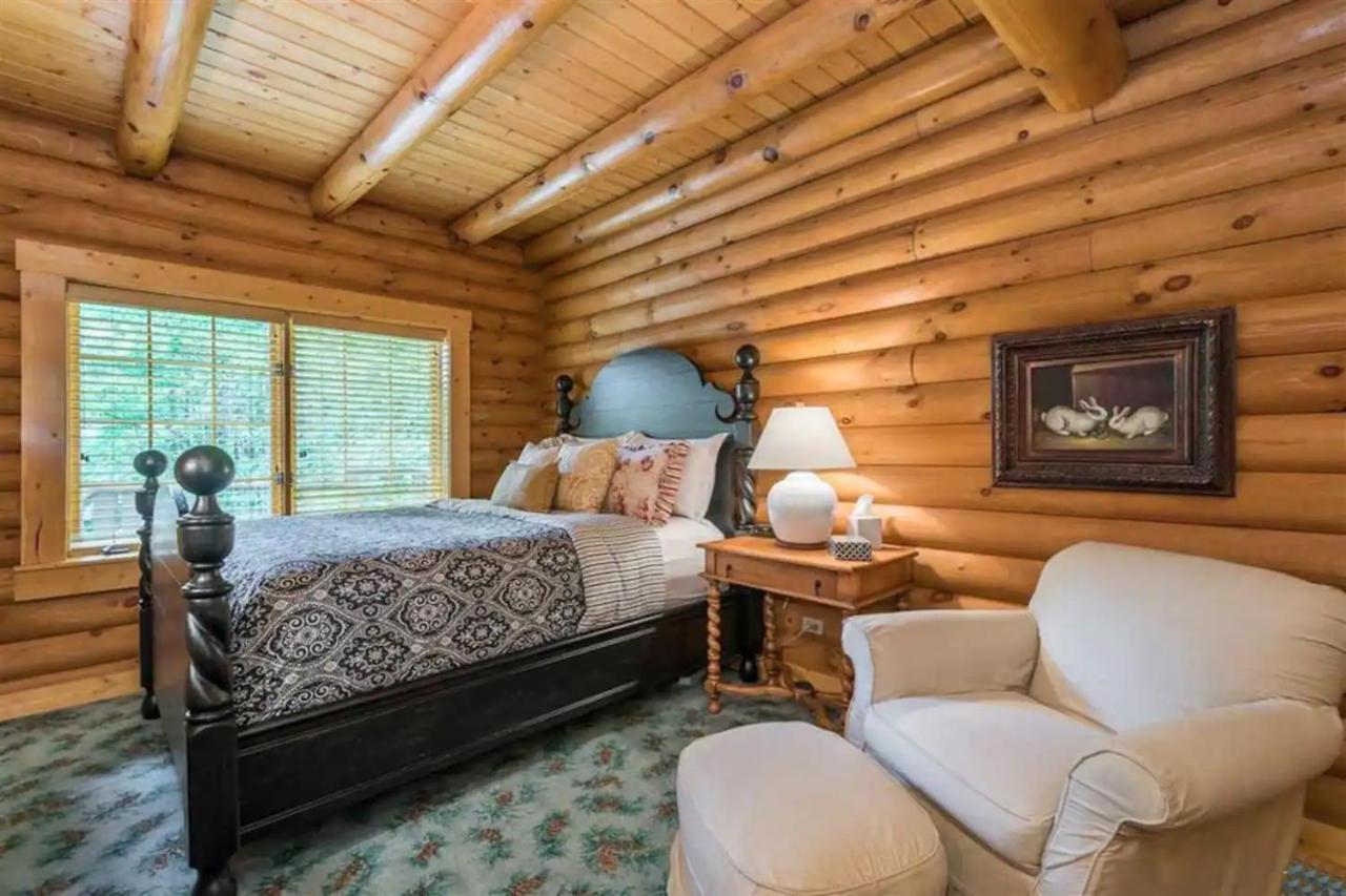 Firefly Creek, Hot Tub1089 Of Free Attraction Tickets For Each Paid Day, Dollywood And Holiday home *