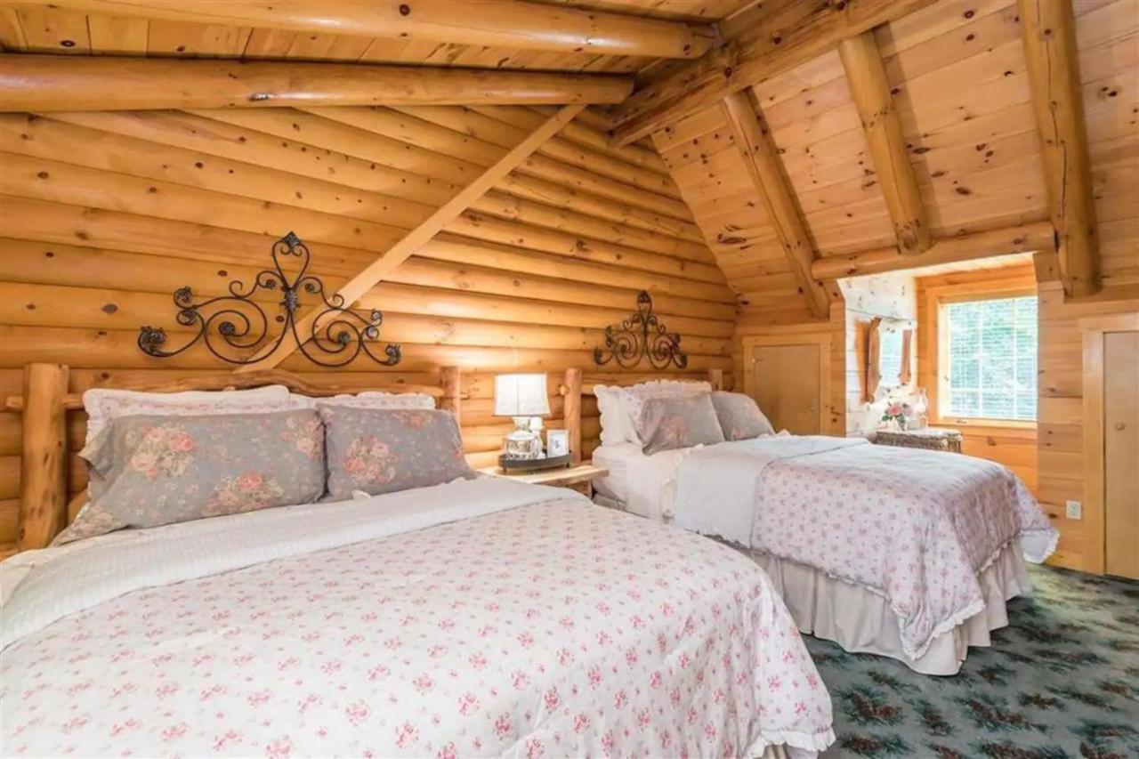 Firefly Creek, Hot Tub1089 Of Free Attraction Tickets For Each Paid Day, Dollywood And Gatlinburg