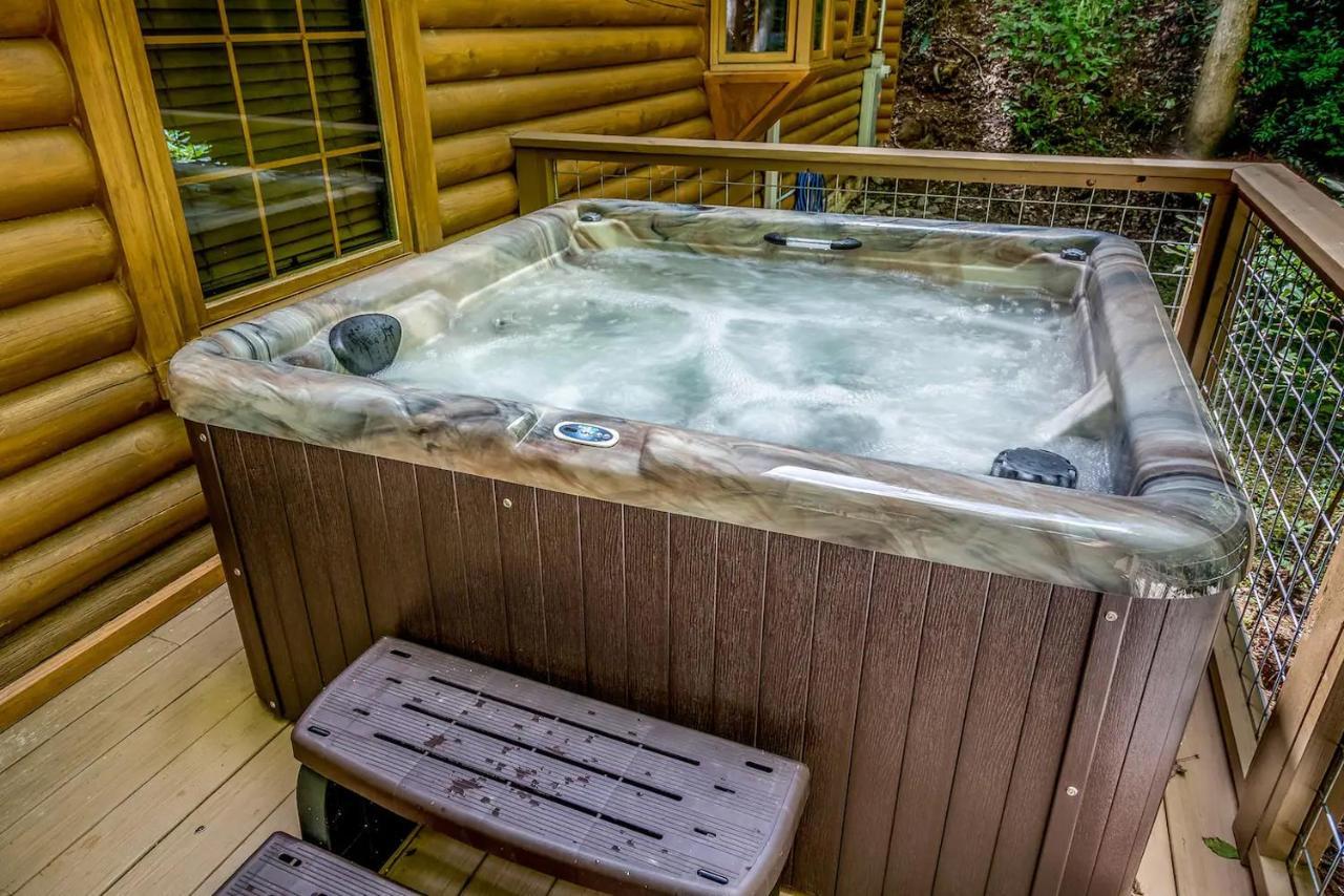Firefly Creek, Hot Tub1089 Of Free Attraction Tickets For Each Paid Day, Dollywood And * Gatlinburg