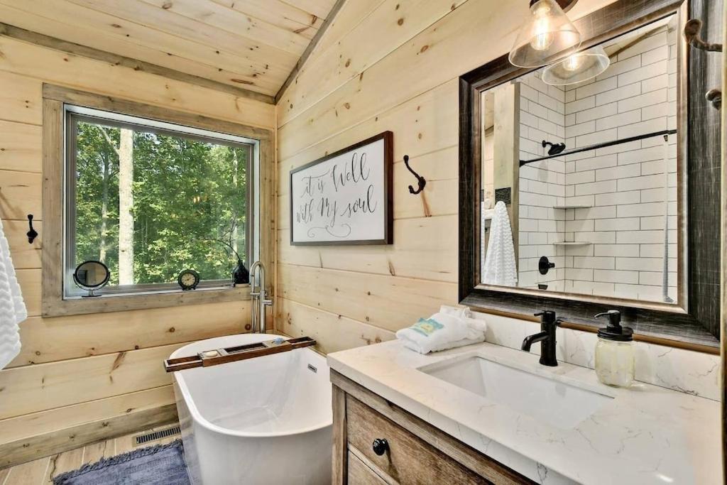 Oakley's Mountain Modern - Luxury Family In Arts And Craft District * Gatlinburg