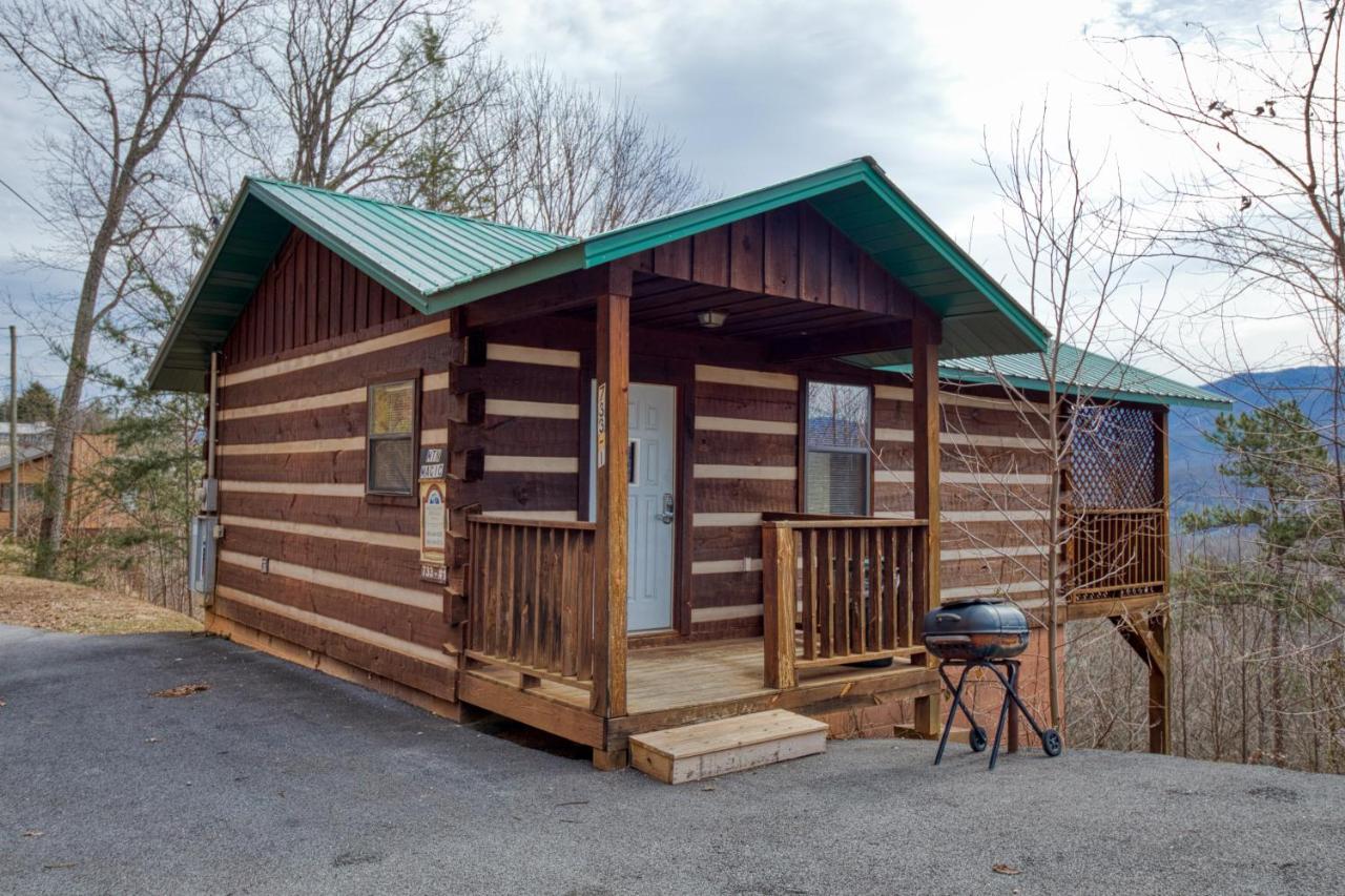 Holiday home Kear's Mountain Magic, 1 Bedroom, Hot Tub, Grill, Jetted Tub, Sleeps 2 Gatlinburg