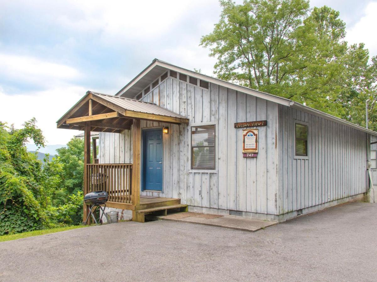 Holiday home Leconte View 1, 1 Bedroom, Fireplace, Hot Tub, Grill, Pool Table, Sleeps 2 Gatlinburg