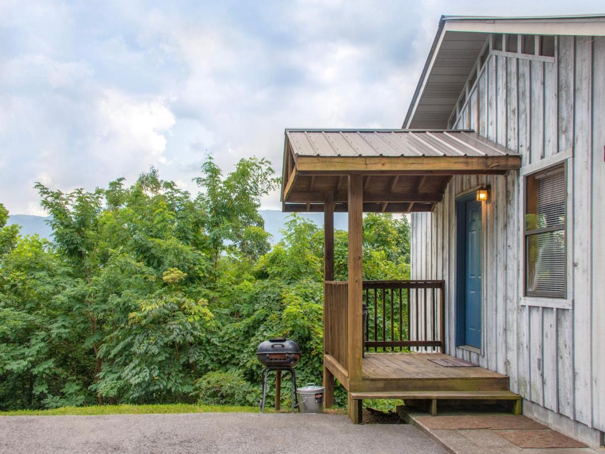 Holiday home Leconte View 1, 1 Bedroom, Fireplace, Hot Tub, Grill, Pool Table, Sleeps 2