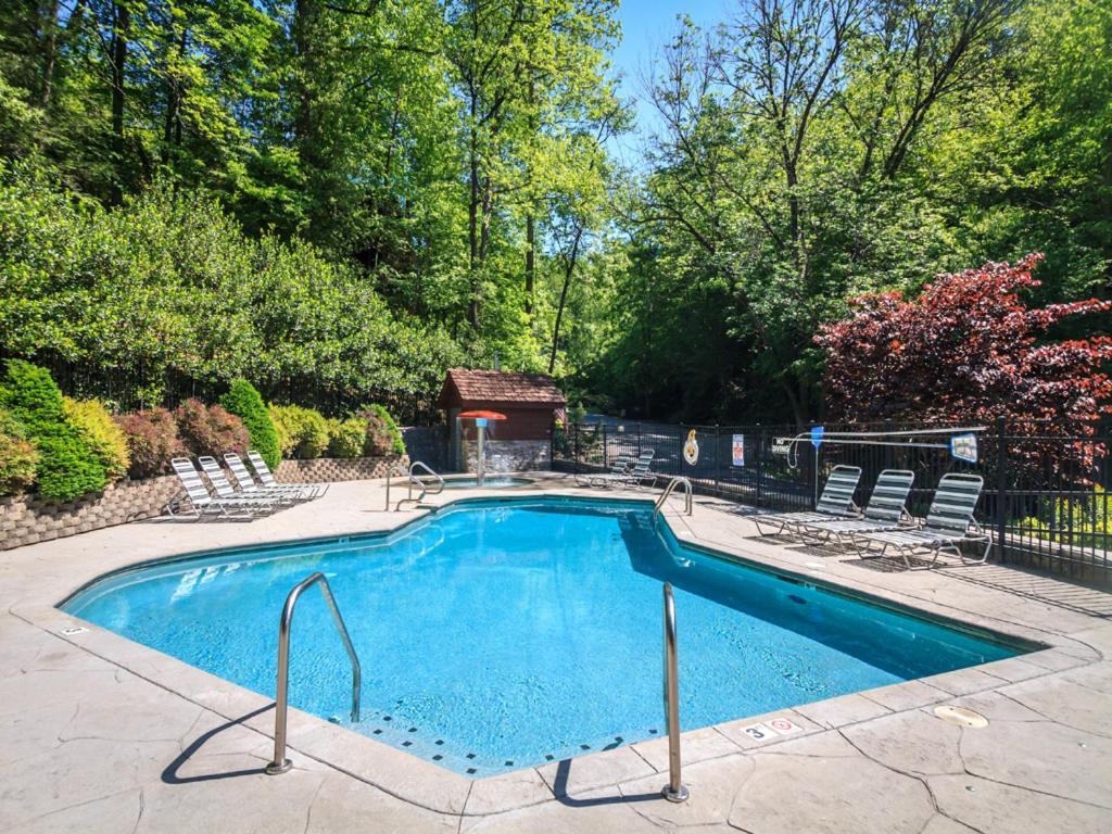 Bear's Corner, 3 Bedrooms, Wifi, Pool Table, Hot Tub, Wifi, Sleeps 10 Gatlinburg