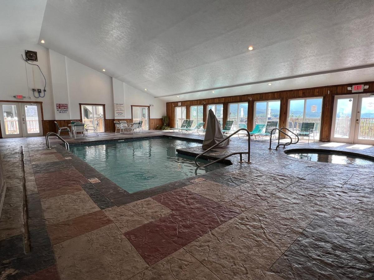 Deer Ridge Mountain E308 Gatlinburg