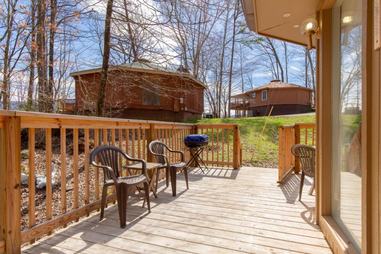 Puppies Hollow, 2 Bedrooms, Pets, Wifi, Pool Access, Fireplace, Sleeps 4