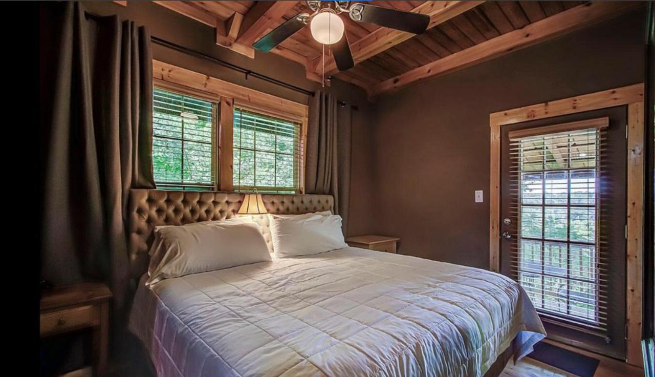 Cozy With Mountain Views And Easy Access To Attractions Holiday home *