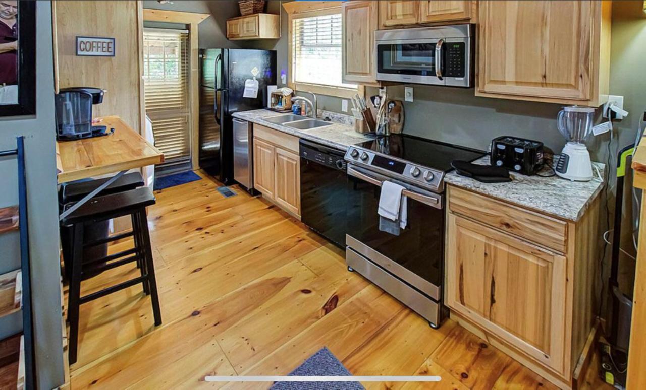 Cozy With Mountain Views And Easy Access To Attractions Holiday home *