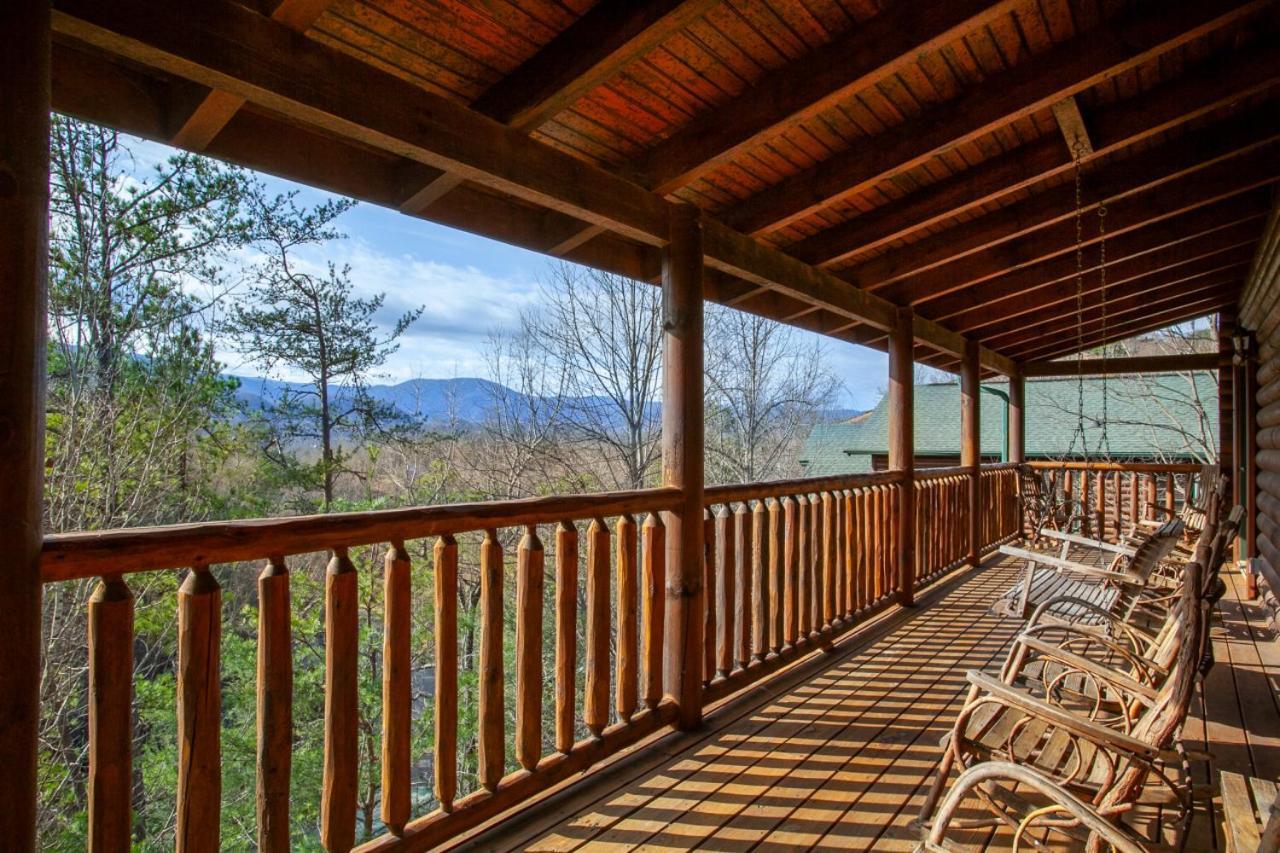 Firefly Falls Mtn View Hot Tub Game Gatlinburg