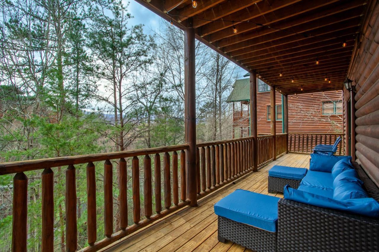 Holiday home Firefly Falls Mtn View Hot Tub Game