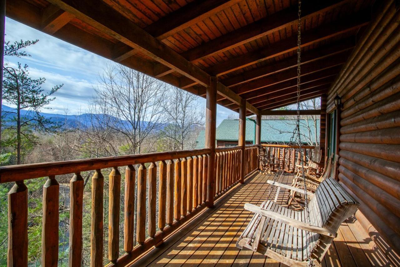 Firefly Falls Mtn View Hot Tub Game Gatlinburg