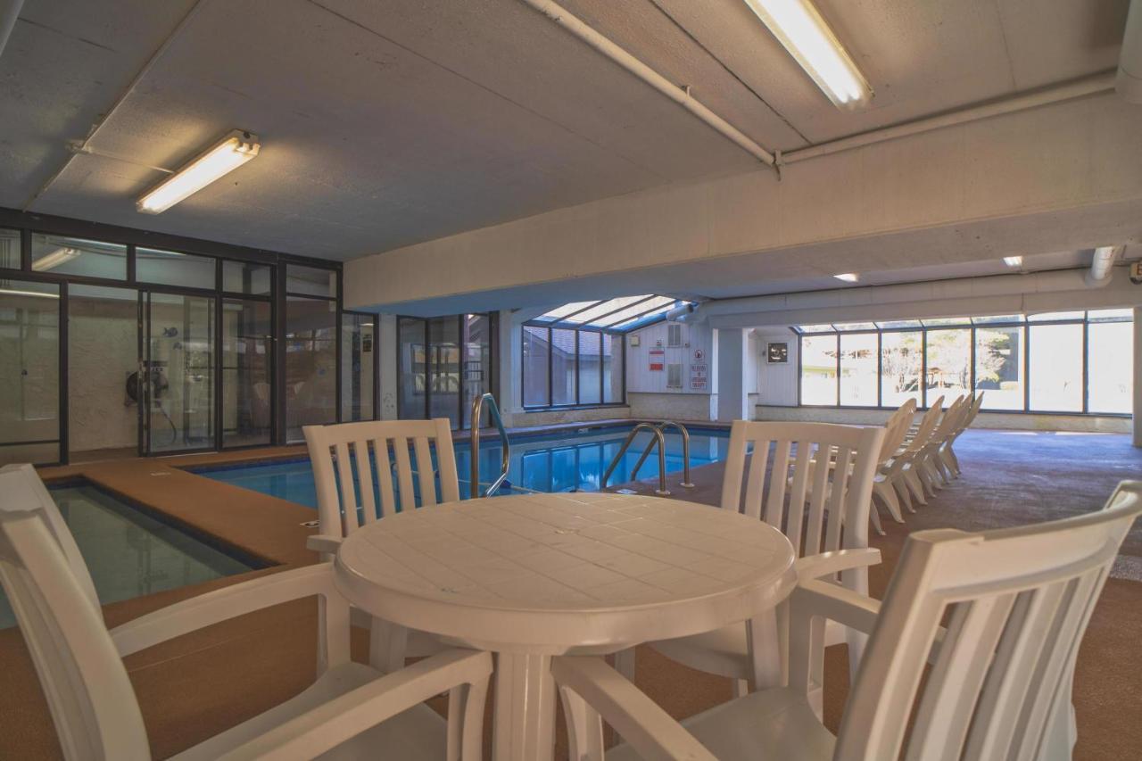 Oak Square - Unit 403 *