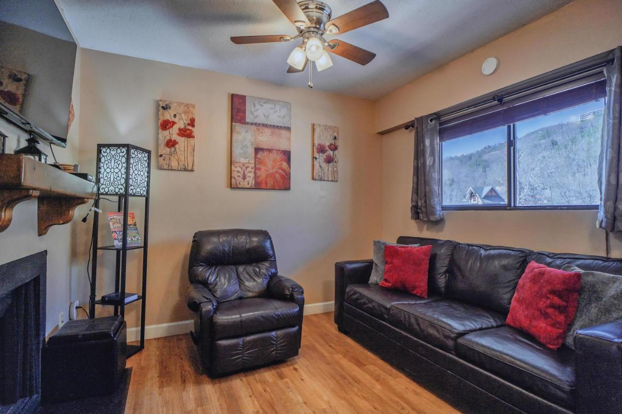 Oak Square - Unit 403 Apartment *
