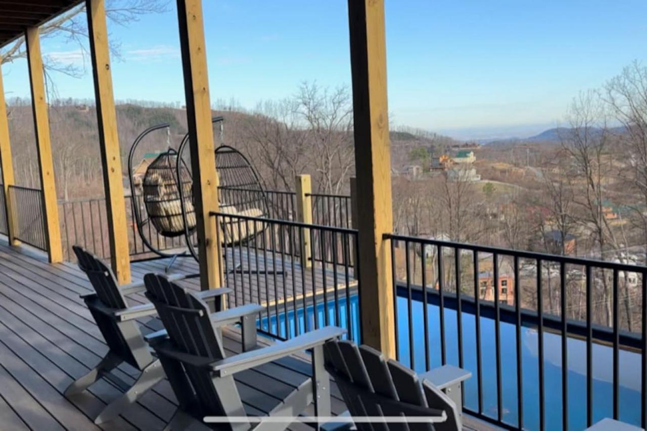 Luxury And New W Mod Pool Views Incredible Holiday home