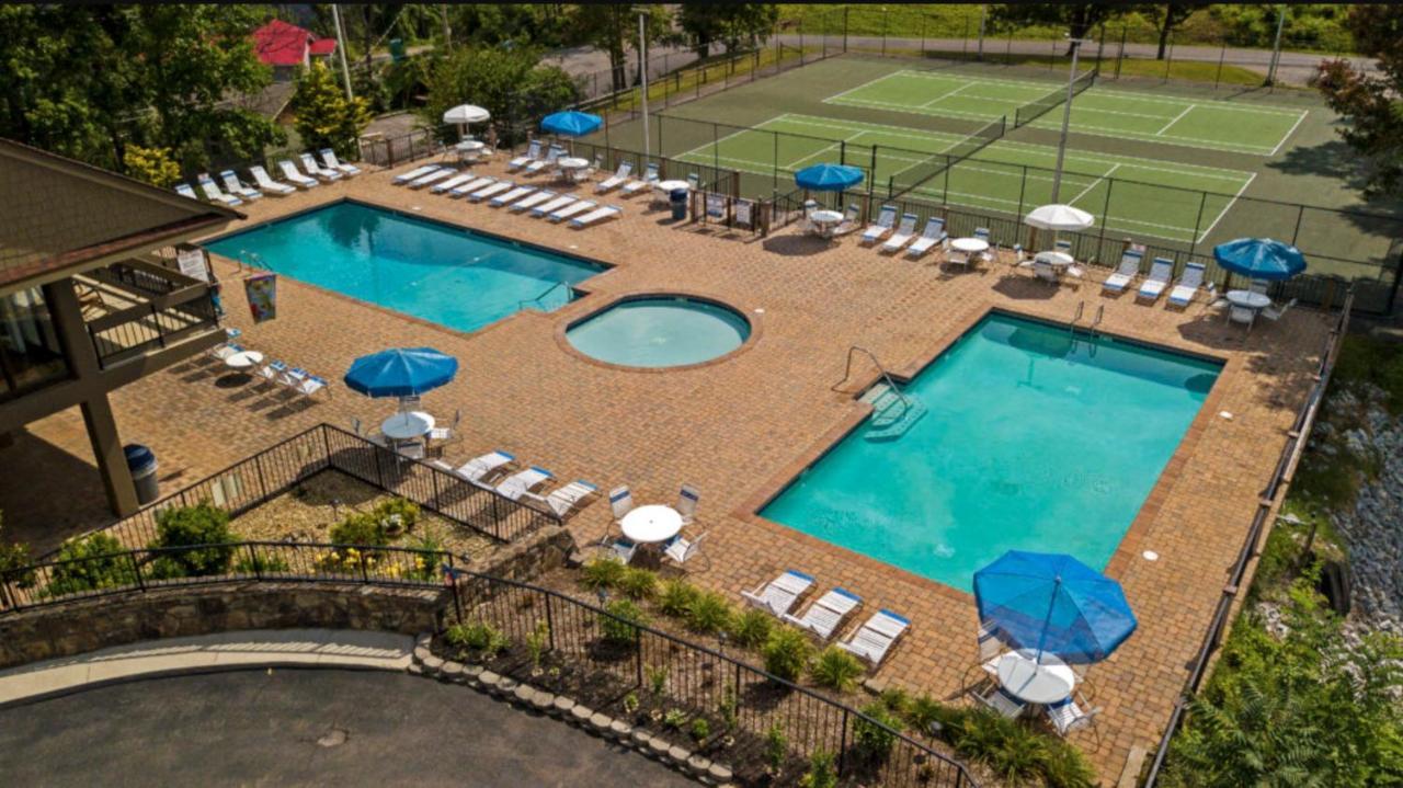 Woodhaven - Private - 3 - Gorgeous Views - 3 Pools - Gamerm - Hottub - Lots Of Bears * Gatlinburg