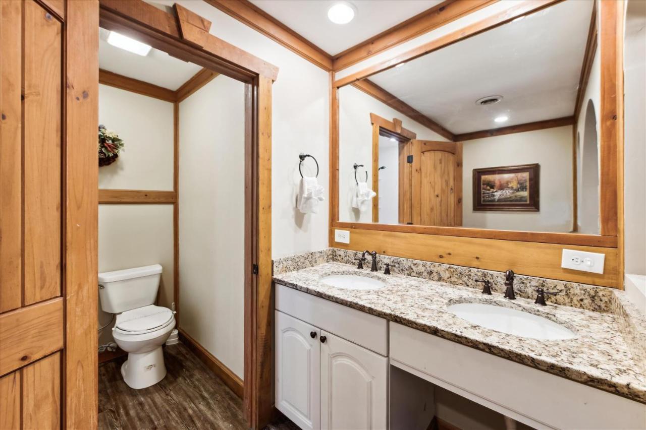 Apartment Beautiful Lofted Condo, Centrally Located *
