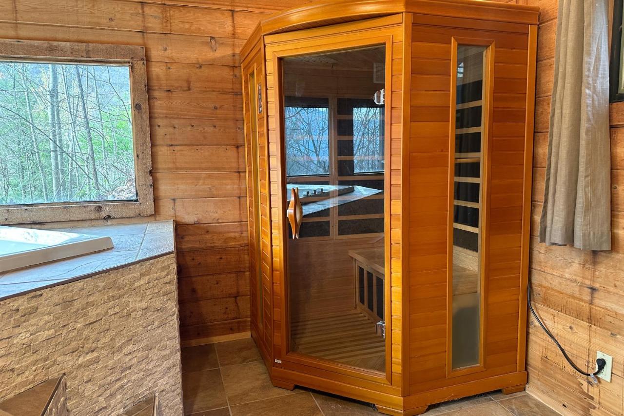 5 Bear Chalet Gatlinburg