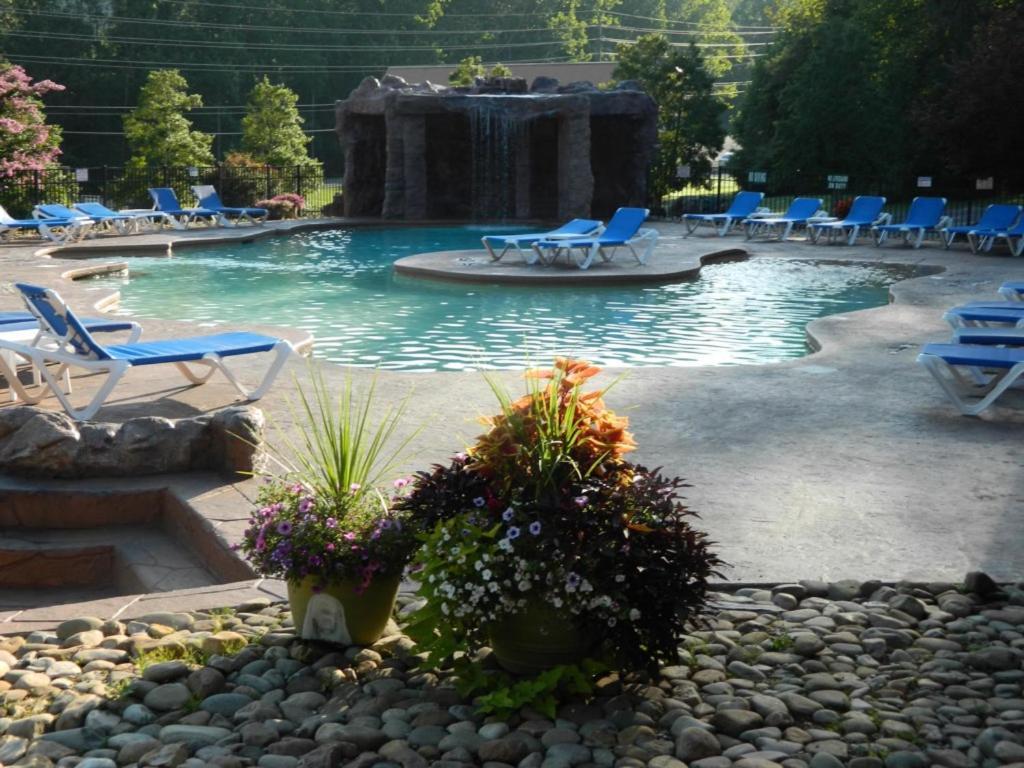 Beautiful Lofted Condo, Centrally Located * Gatlinburg
