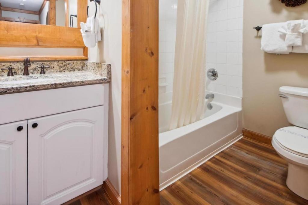 Apartment Beautiful Lofted Condo, Centrally Located *