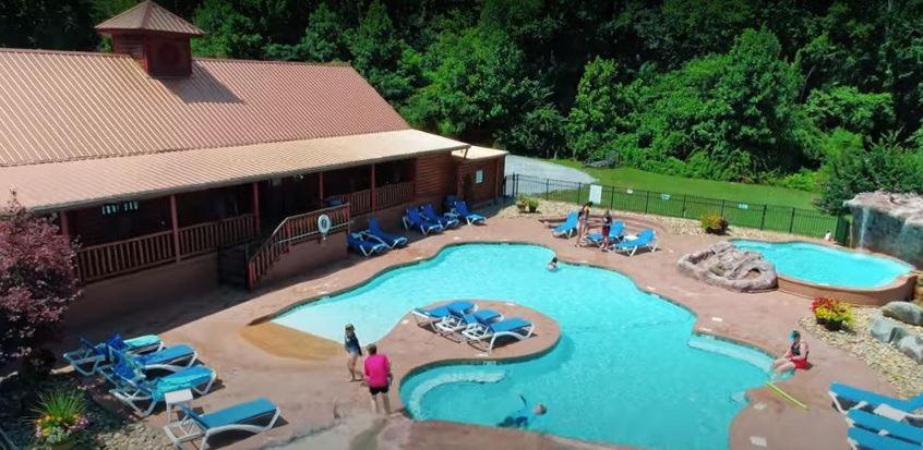 Beautiful Lofted Condo, Centrally Located * Gatlinburg