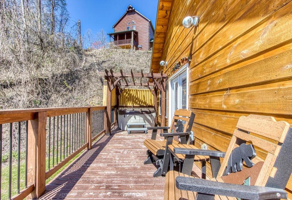 Ooglie Bear Holiday home Gatlinburg