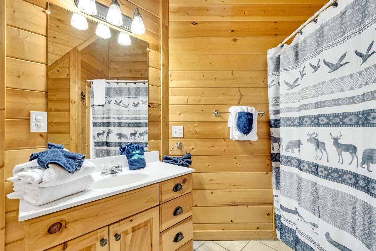 Rippling Stream, Hot Tub, Pool Table, Wifi, 1089 Free Tickets Each Paid Day, Dollywood And Holiday home