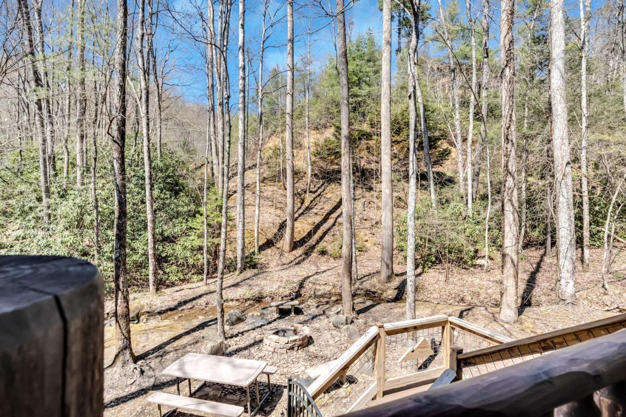 Rippling Stream, Hot Tub, Pool Table, Wifi, 1089 Free Tickets Each Paid Day, Dollywood And Holiday home