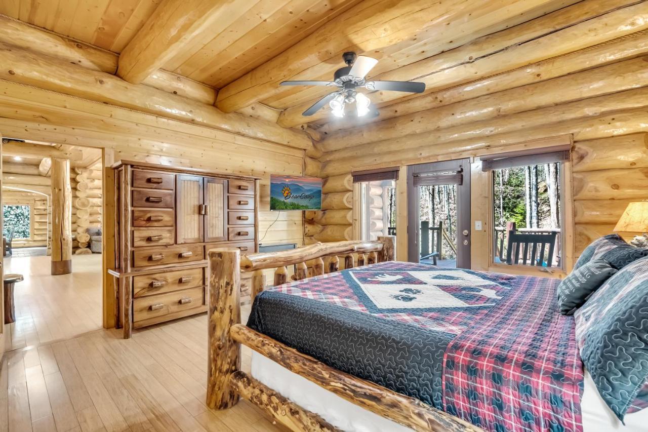 Rippling Stream, Hot Tub, Pool Table, Wifi, 1089 Free Tickets Each Paid Day, Dollywood And *
